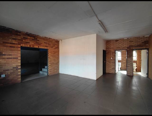 186M² WAREHOUSE TO LET IN CLAYVILLE